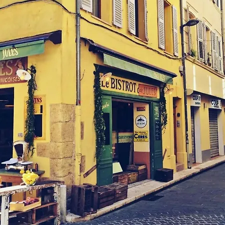 Azur Et Vieil Apartmán *